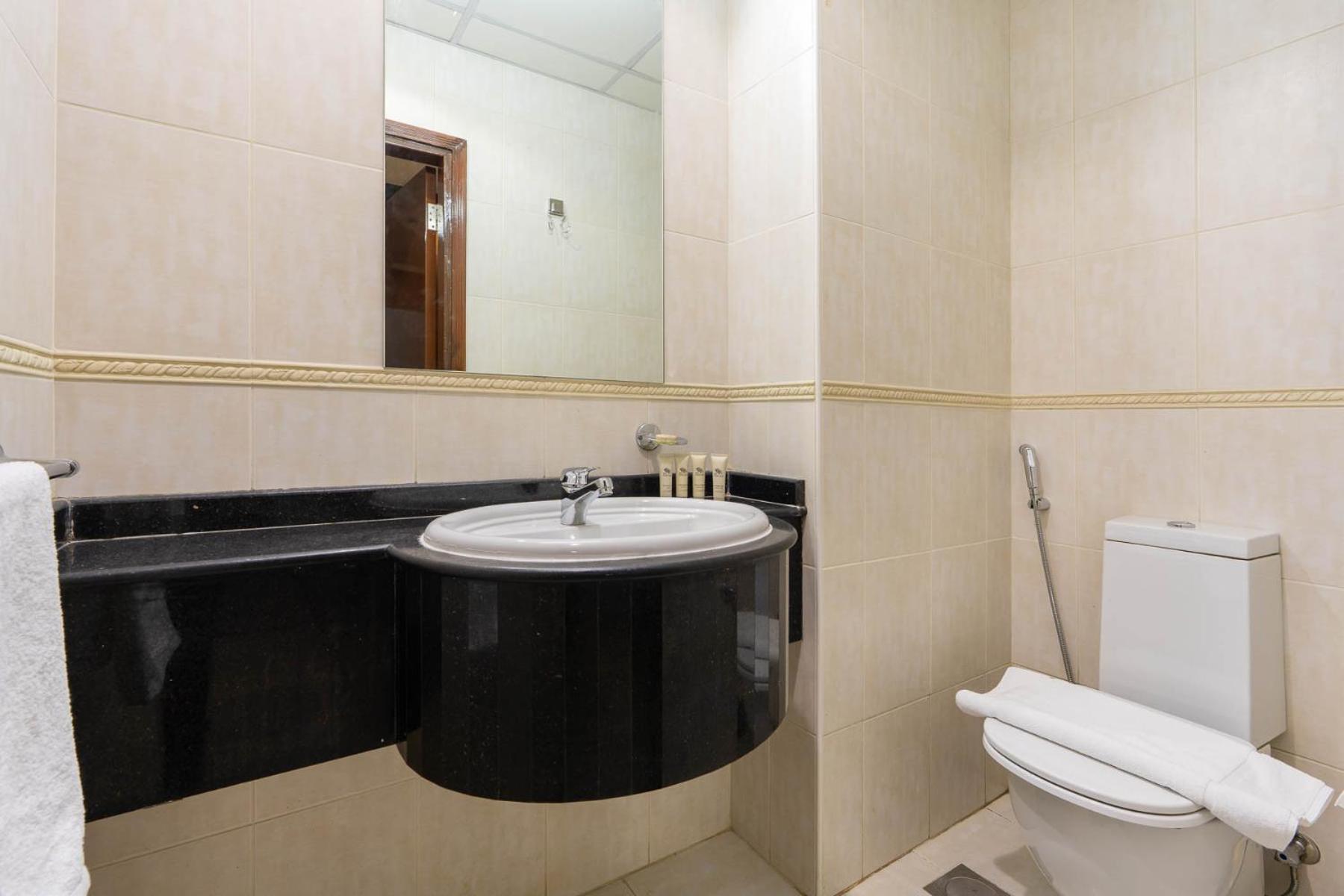 Access To Tram-high Floor-spacious Apartment