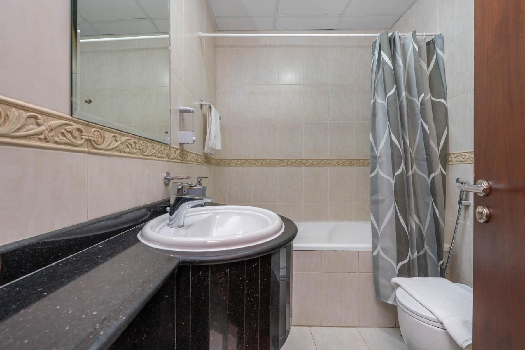Apartment Access To Tram-high Floor-spacious Dubai