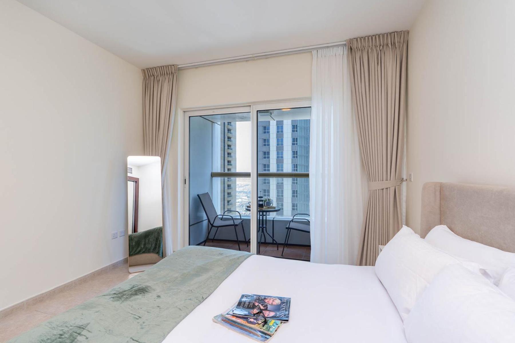 Apartment Access To Tram-high Floor-spacious Dubai