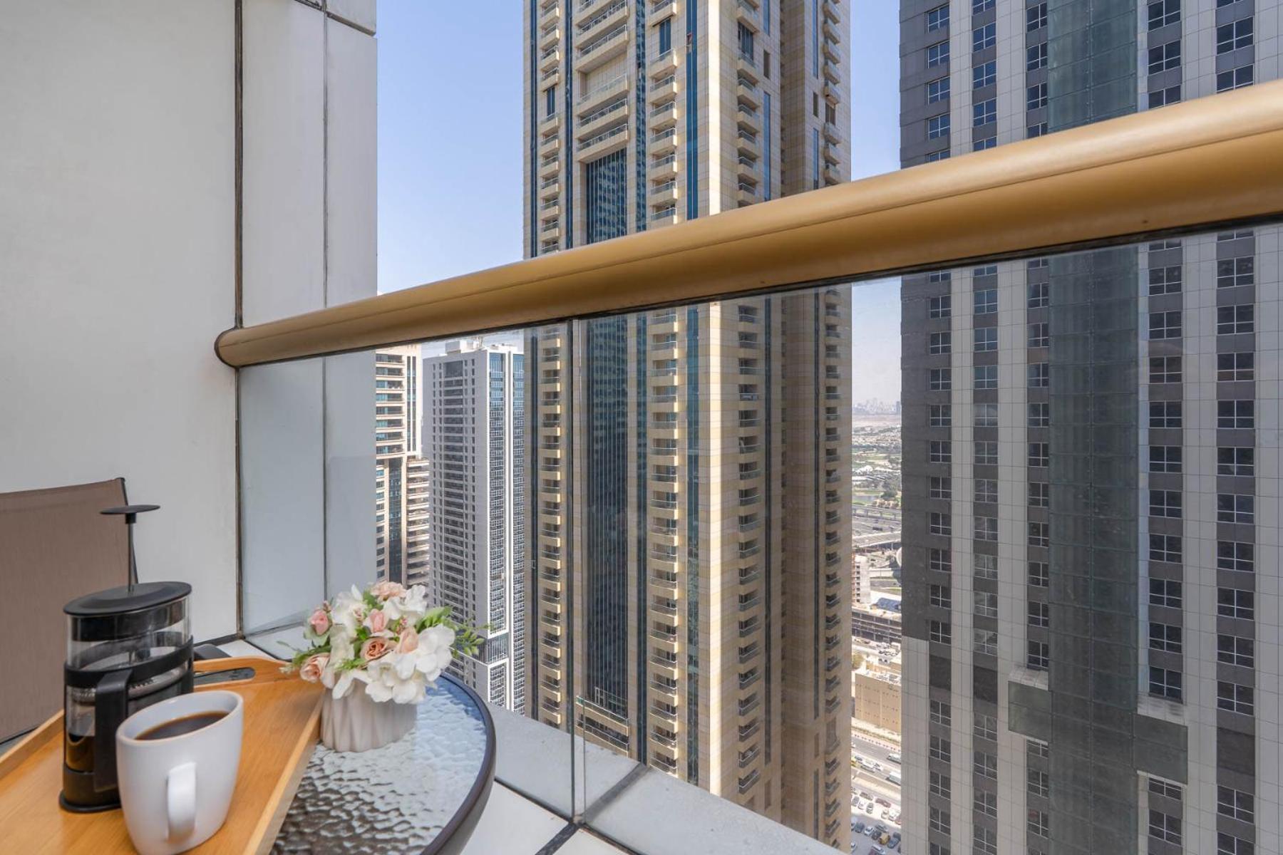 Access To Tram-high Floor-spacious