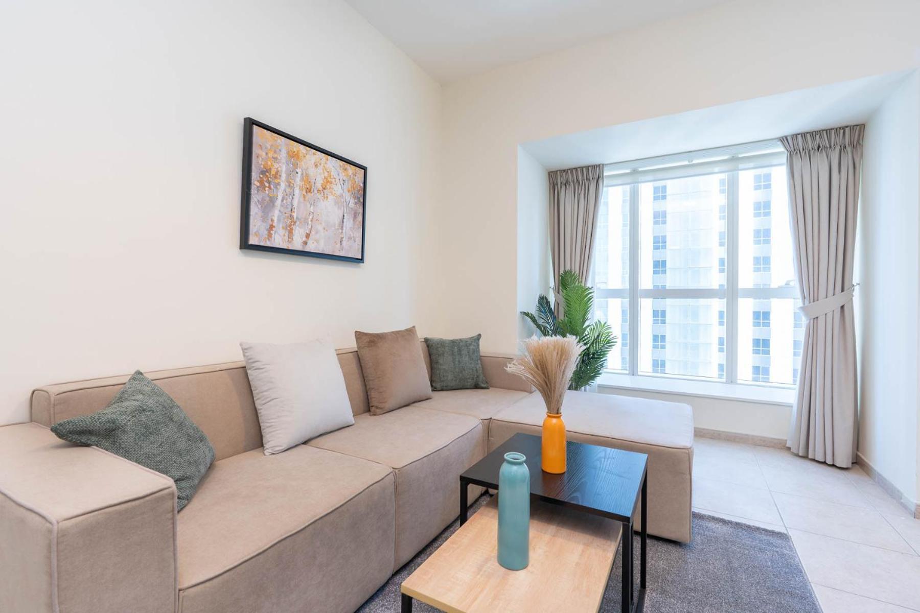Access To Tram-high Floor-spacious